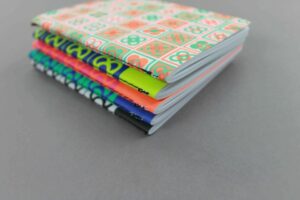 Impresión personalizable de libretas con cosido a la vista