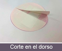 Imprimir etiquetas adhesivas personalizadas con corte en el dorso