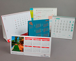 Calendarios de sobremesa corporativos personalizables