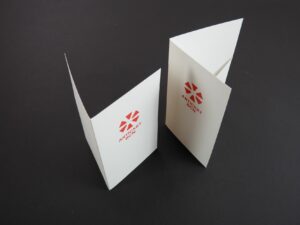 Impresión personalizable de carpetas troqueladas tamaño A5 sin lomo