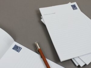 Impresión personalizada de blocs de notas sin tapa con logo corporativo