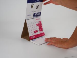 Impresión de calendario de sobremesa espiralado con bloc de notas diseño personalizable