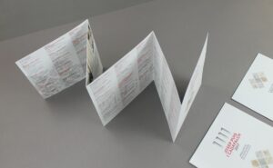 Impresión de folletos de 5 cuerpos con plegado acordeón personalizables