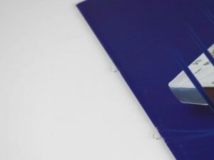 Impresión personalizable de revistas con grapa omega