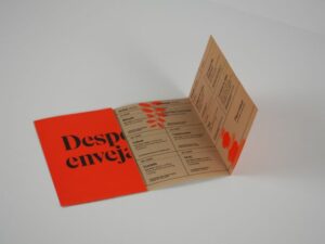 Impresión personalizada de cuadrípticos en ventana