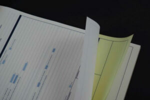 Impresión personalizada de talonarios autocopiativos para facturas