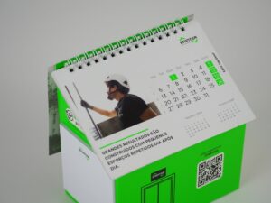 Imprimir maqueta de calendario de sobremesa personalizado con espiral