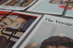 Imprimir revistas grapadas personalizadas urgentes