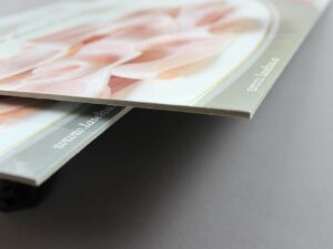 Impresión personalizable de displays de cartón encolados